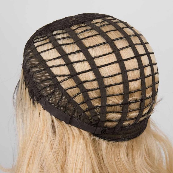 30" Side Part Golden Blonde Wavy Wig | Ariana - Picture 8 of 8